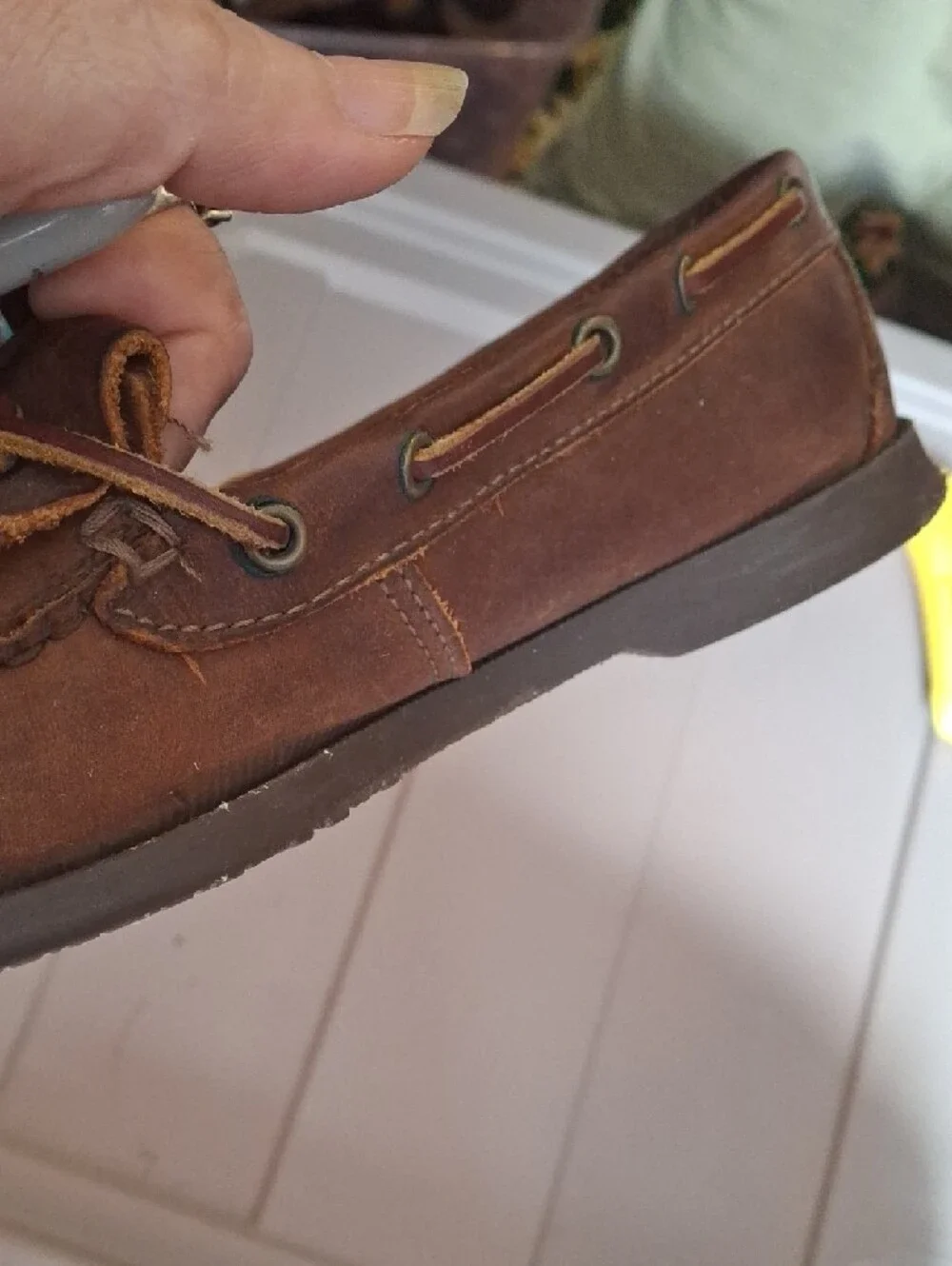 Bass Men’s Brown Leather Boat Shoe with Lace Detail